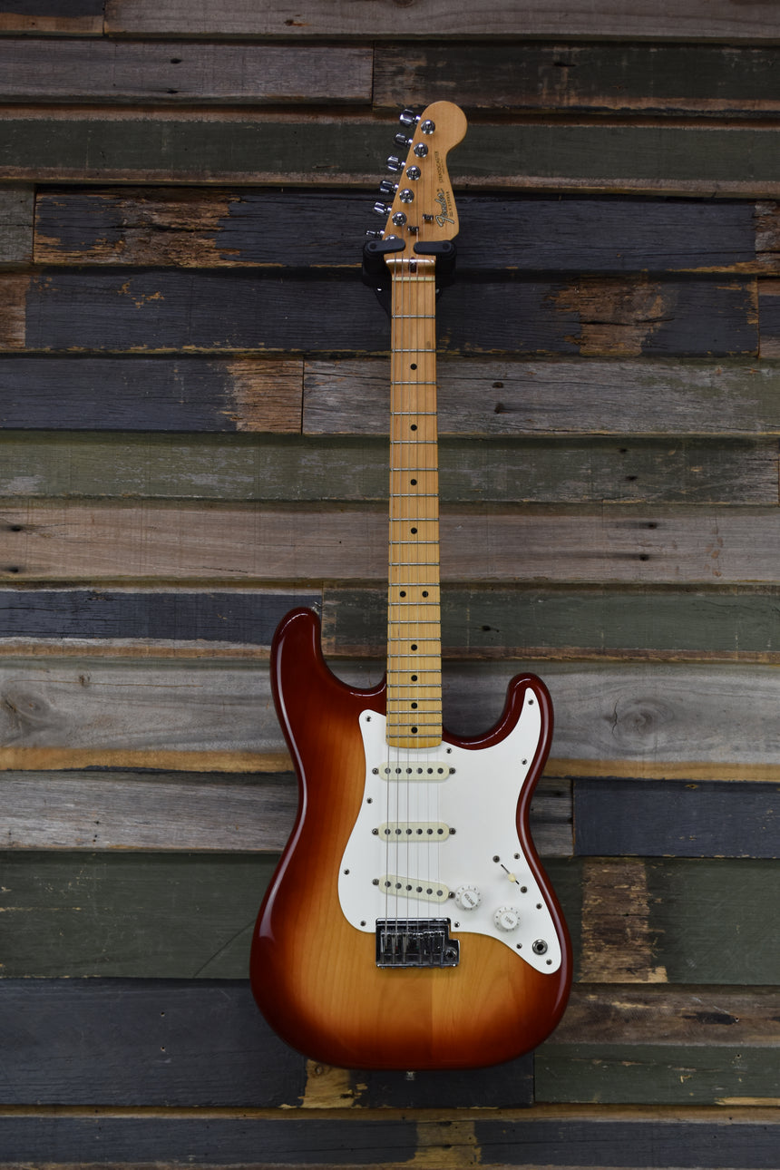 Fender "Dan Smith" Stratocaster with Maple Fretboard 1983 - Sienna Sunburst