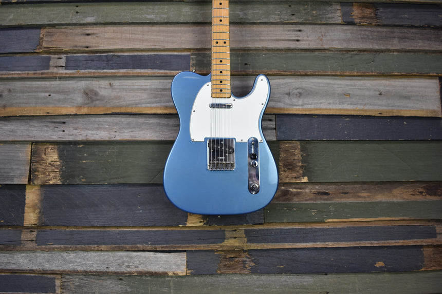 Fender  Telecaster w/ OHSC 1975 Lake Placid Blue