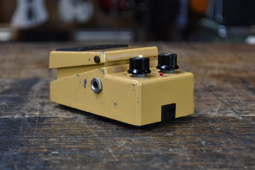 Boss TW-1 T Wah (Black Label) 1980 - Yellow